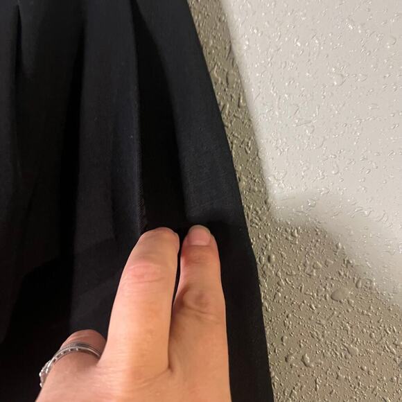 Nordstroms Industrialist Sportswear Womens Black Wool Skirt 12 with pockets - Picture 5 of 11